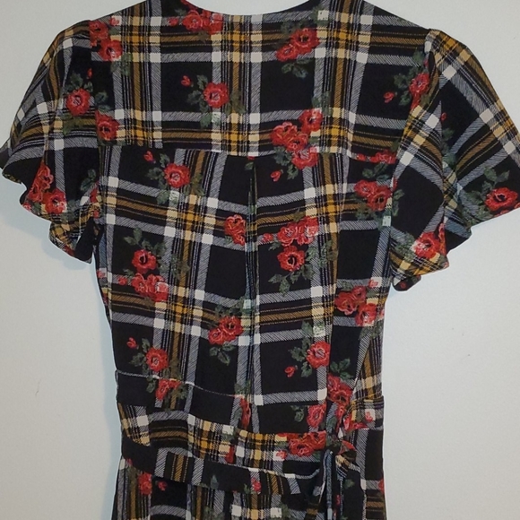 Floral Wrap Dress - Picture 7 of 7